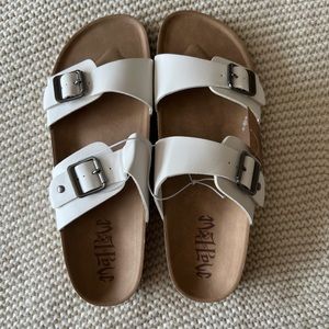 Women’s slip on sandals, size 11